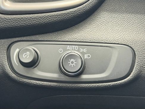 Used 2020 Chevrolet Trax LS FWD image 23