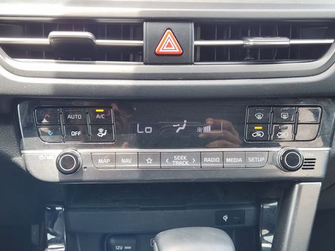 Certified 2024 Kia Seltos EX FWD image 18