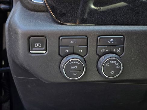 Used 2023 Chevrolet Silverado 1500 LT AWD/4WD image 15