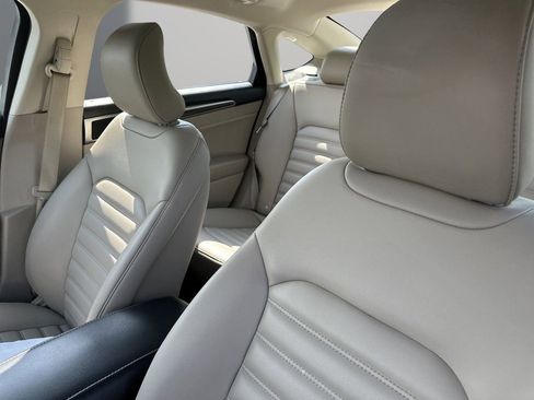 Used 2019 Ford Fusion SEL FWD image 13