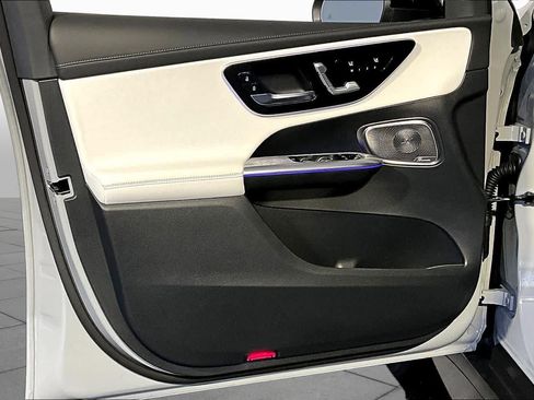New 2027 Mercedes-Benz GLC 300 4MATIC image 11