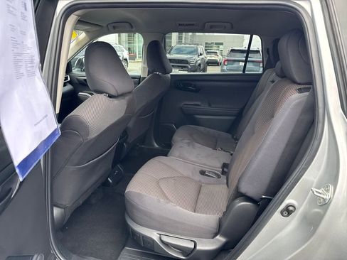 Used 2024 Toyota Highlander LE image 13
