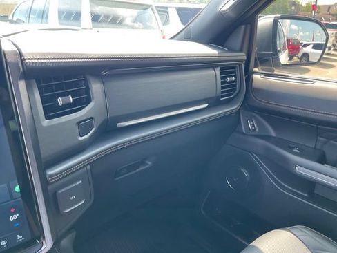 Used 2024 Ford Expedition Max Platinum AWD/4WD image 27