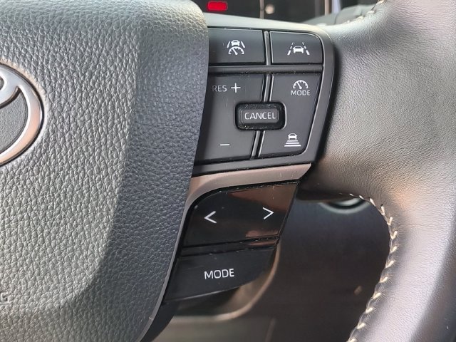 Used 2025 Toyota Camry SE FWD image 20