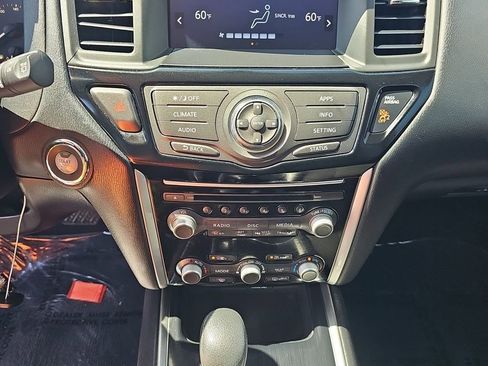 Used 2020 Nissan Pathfinder S image 8