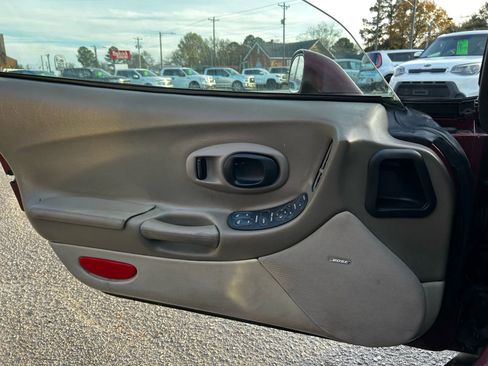 Used 2003 Chevrolet Corvette Coupe w/ Preferred Equipment Group image 21