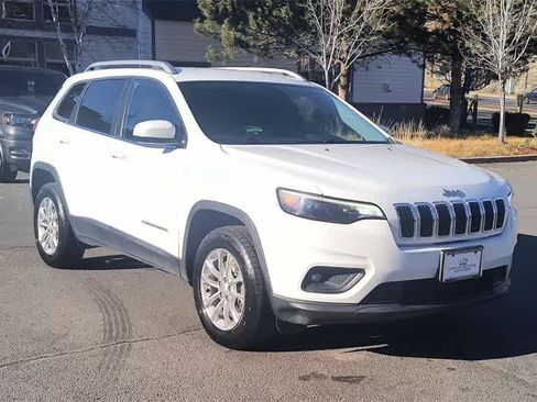 Used 2019 Jeep Cherokee Latitude w/ Popular Appearance Group image 3