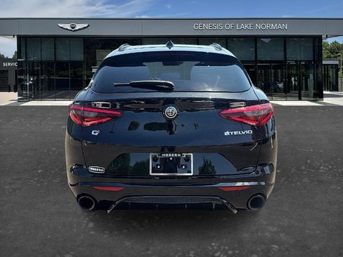 Used 2023 Alfa Romeo Stelvio Veloce AWD/4WD image 8