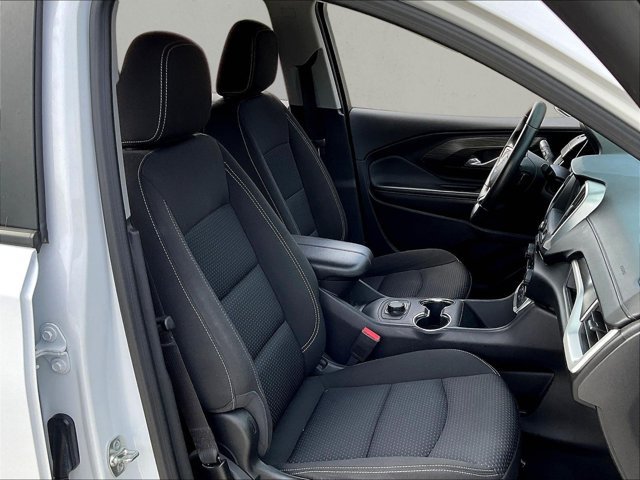 Used 2024 GMC Terrain SLE w/ Elevation Edition AWD/4WD image 9