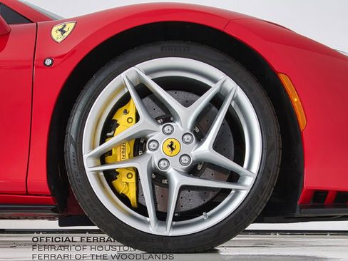 Used 2021 Ferrari F8 Tributo RWD image 20