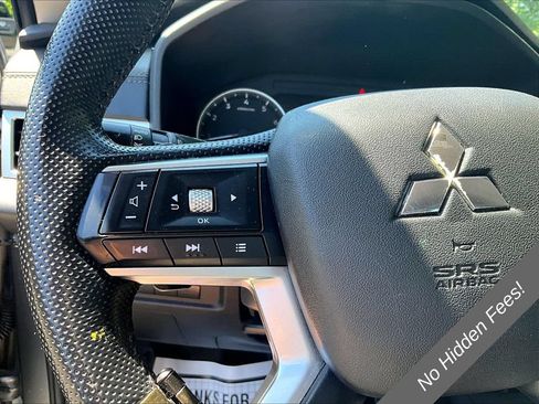 Used 2022 Mitsubishi Outlander SE AWD/4WD image 15