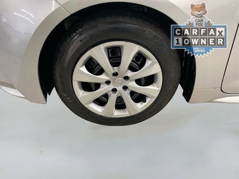 Used 2022 Toyota Corolla LE image 19