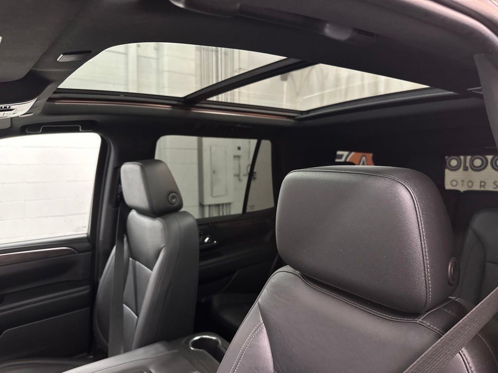 Used 2021 Chevrolet Tahoe Z71 w/ Luxury Package AWD/4WD image 37
