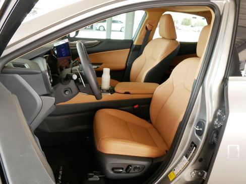 Used 2026 Lexus NX 350 AWD w/ Accessory Package (2T) image 2