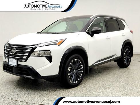 Used 2025 Nissan Rogue Platinum w/ Tech Package AWD/4WD image 1