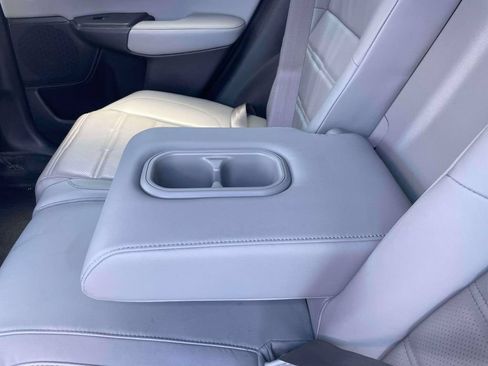 Used 2018 Honda CR-V Touring image 8