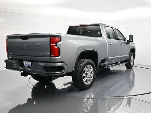 New 2026 Chevrolet Silverado 2500 High Country w/ High Country Premium Package AWD/4WD image 5