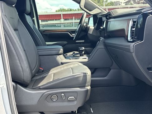 Used 2025 GMC Sierra 1500 Denali w/ Denali Reserve Package AWD/4WD image 12