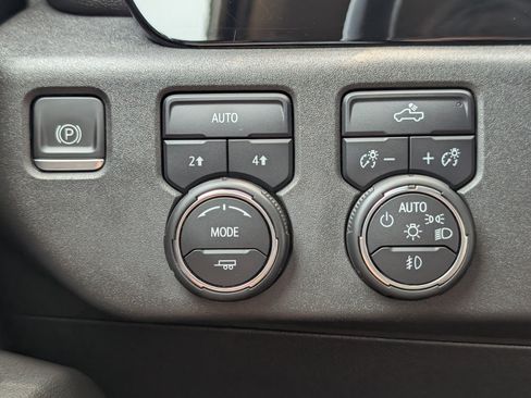 Certified 2022 Chevrolet Silverado 1500 RST AWD/4WD image 24