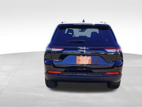 New 2025 Jeep Grand Cherokee Limited image 4