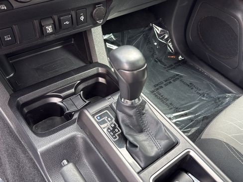 Used 2023 Toyota Tacoma TRD Off-Road AWD/4WD image 27