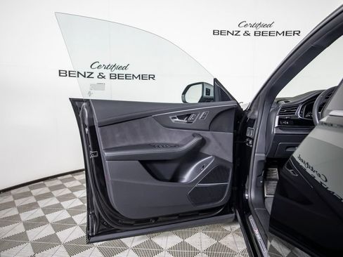 Used 2025 Audi RS Q8 performance AWD/4WD image 19
