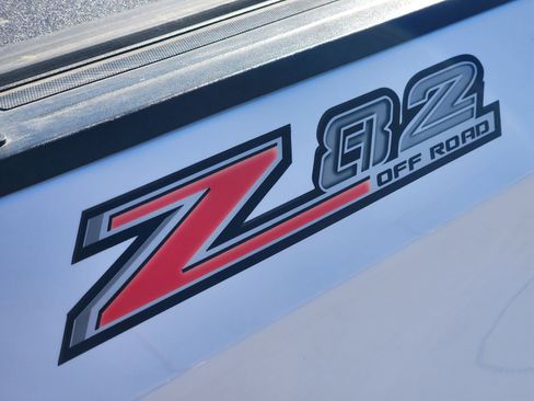 Used 2022 GMC Sierra 1500 AT4 w/ AT4 Premium Package image 14