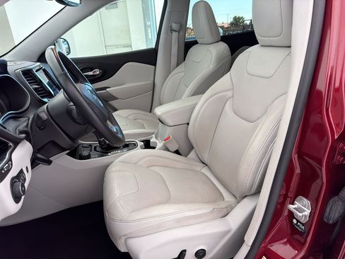 Used 2021 Jeep Cherokee Limited AWD/4WD image 5