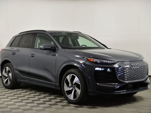 Used 2025 Audi Q6 e-tron Premium Plus w/ Premium Plus image 7