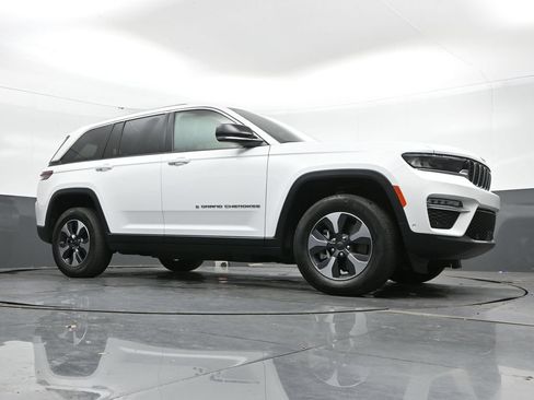 Used 2022 Jeep Grand Cherokee Limited 4xe w/ Luxury Tech Group II AWD/4WD image 42