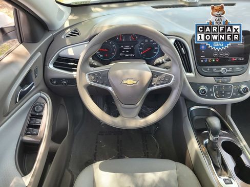 Used 2022 Chevrolet Malibu LT FWD image 11