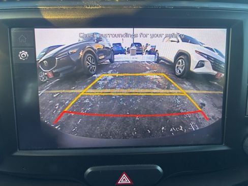 Used 2022 Kia Soul LX w/ Technology Package image 4