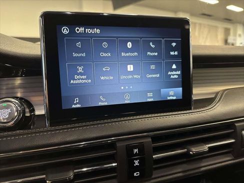 Used 2022 Lincoln Corsair Standard w/ Equipment Group 101A image 26