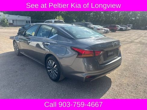 Used 2025 Nissan Altima 2.5 SV FWD image 6