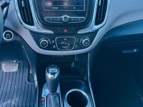 Used 2020 Chevrolet Equinox LS w/ LS Convenience Package image 9