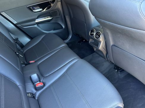 Used 2025 Mercedes-Benz GLC 350e 4MATIC image 33