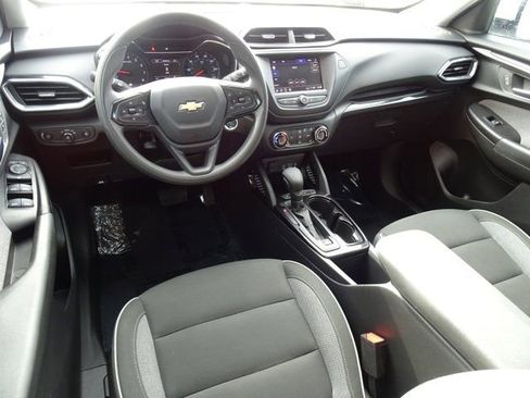 Certified 2022 Chevrolet TrailBlazer LT w/ Driver Confidence Package image 13