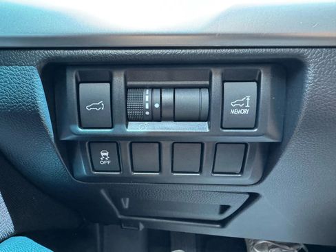 Used 2017 Subaru Outback 2.5i Premium image 30