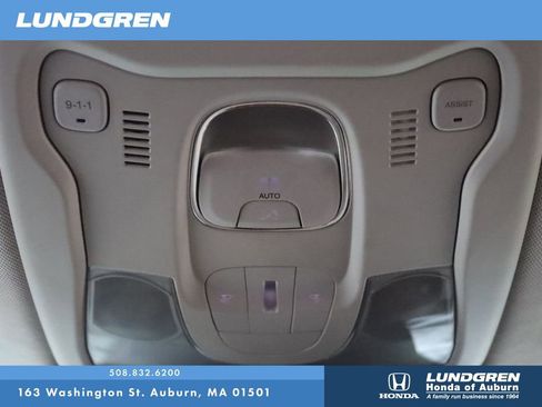 Used 2016 Jeep Renegade Limited image 25