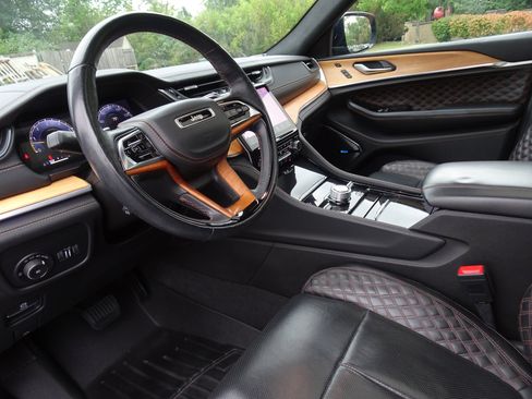 Used 2021 Jeep Grand Cherokee L Summit AWD/4WD image 17