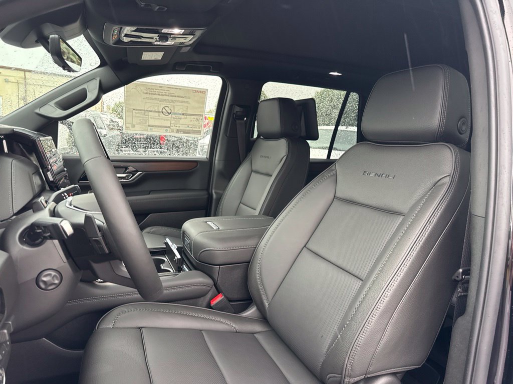 New 2027 GMC Yukon Denali w/ Denali Reserve Package AWD/4WD image 17