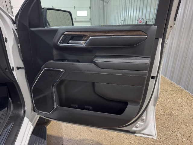 Used 2023 Chevrolet Silverado 1500 RST w/ Z71 Off-Road Package AWD/4WD image 23