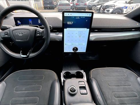 Certified 2023 Ford Mustang Mach-E GT image 15