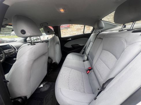 Used 2019 Chevrolet Cruze LT FWD image 15