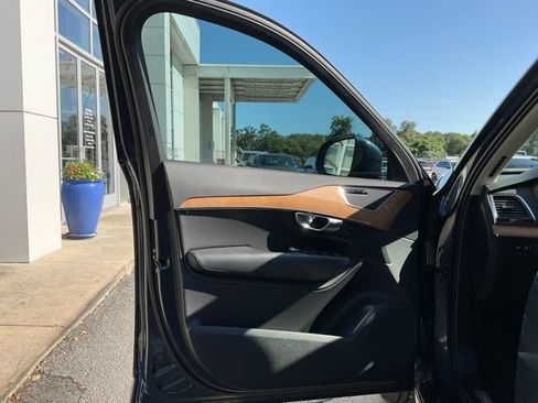 Certified 2024 Volvo XC90 T8 Core w/ Protection Package Premier AWD/4WD image 12