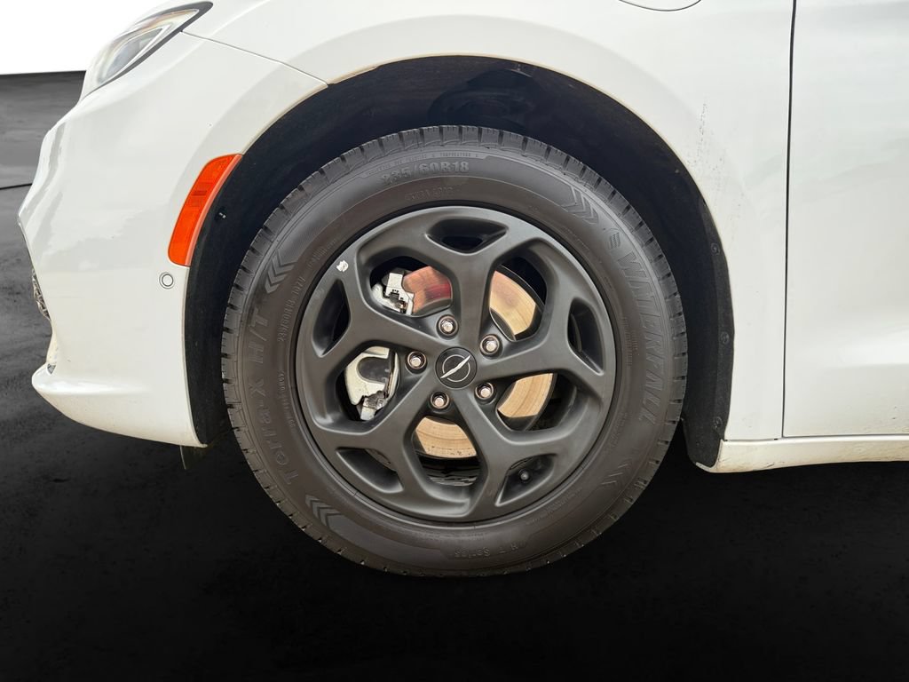 Used 2024 Chrysler Pacifica Limited FWD image 11