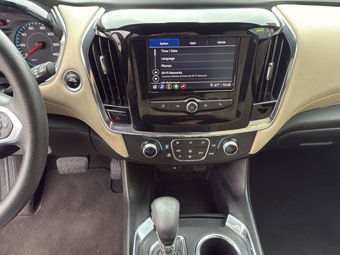 Used 2023 Chevrolet Traverse LS AWD/4WD image 4