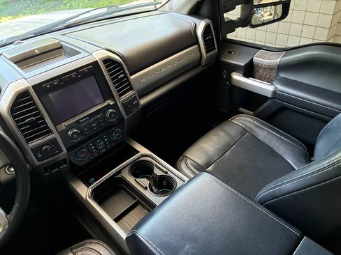 Used 2019 Ford F250 Lariat w/ Lariat Ultimate Package AWD/4WD image 19
