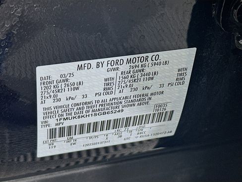 Used 2025 Ford Explorer ST-Line w/ ST-Line Street Pack image 12