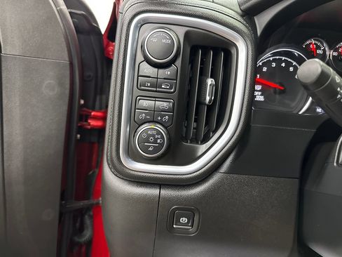 Used 2021 Chevrolet Silverado 1500 RST w/ Convenience Package II AWD/4WD image 31